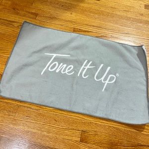 Tone It Up TIU Microfiber Sweat Towel